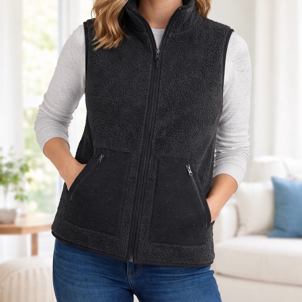 T by Talbots Sherpa Fleece Zip Vest Black Small Soft Cozy Pockets Warm Layer